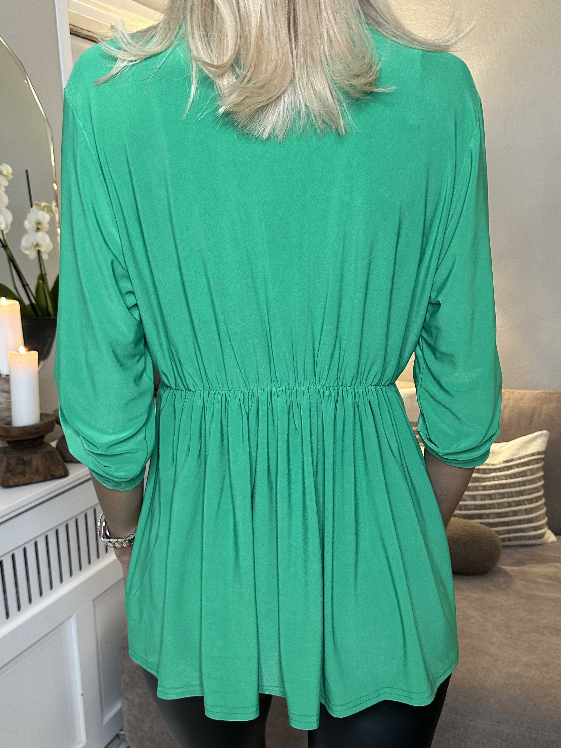 Katja Plain - Elastisk enfärgad tunika med resår i midjan